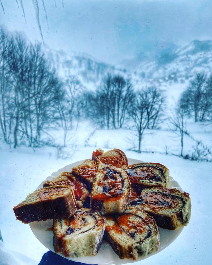 Konak Umoljani エクステリア 写真