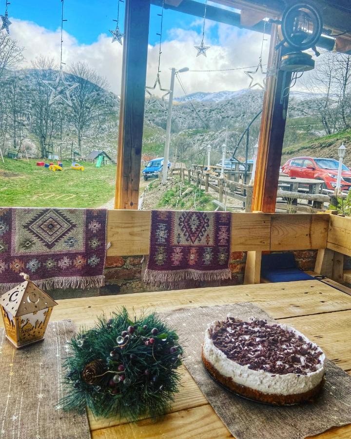Konak Umoljani エクステリア 写真