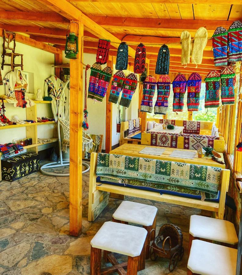 Konak Umoljani エクステリア 写真