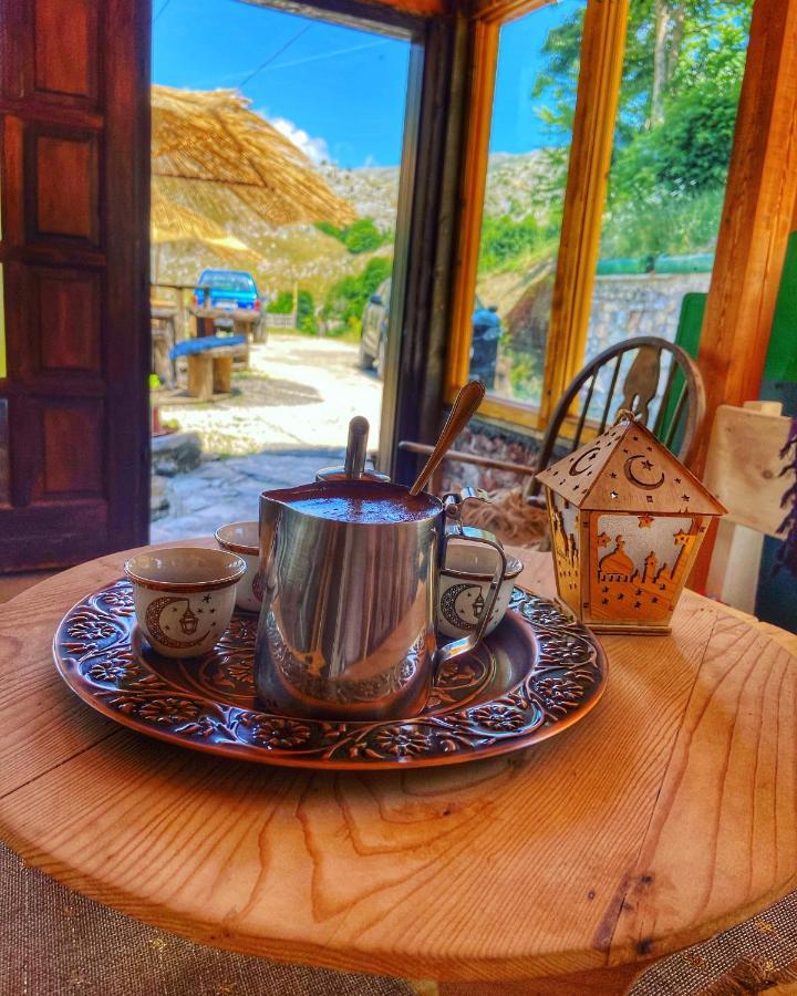 Konak Umoljani エクステリア 写真